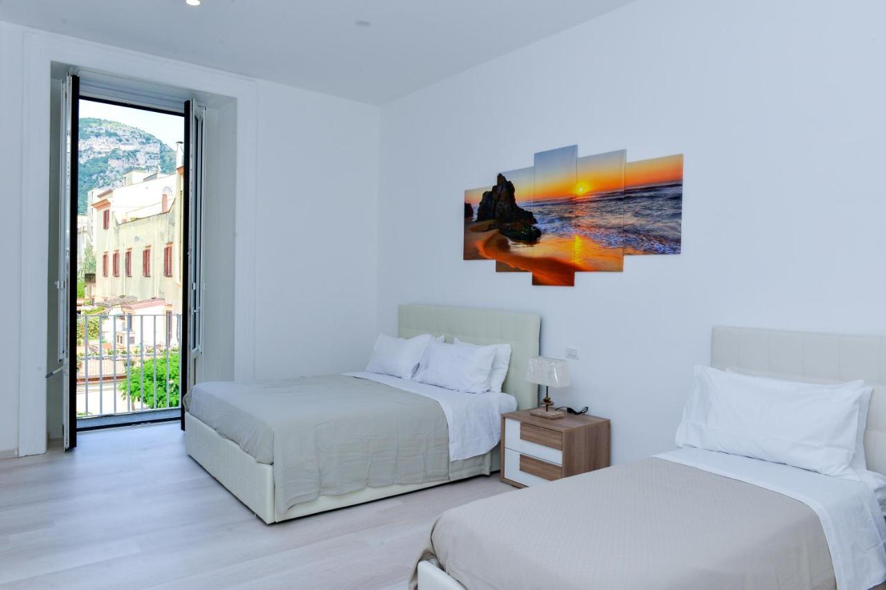 L'Aurora Azzurra -Luxury Suites Sorrento Coast ปิอาโนดิซอร์เรนโต ภายนอก รูปภาพ