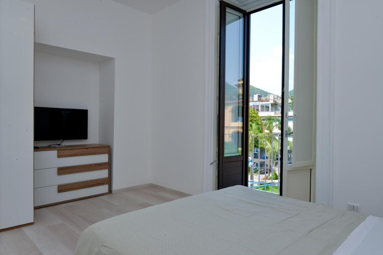 L'Aurora Azzurra -Luxury Suites Sorrento Coast ปิอาโนดิซอร์เรนโต ภายนอก รูปภาพ